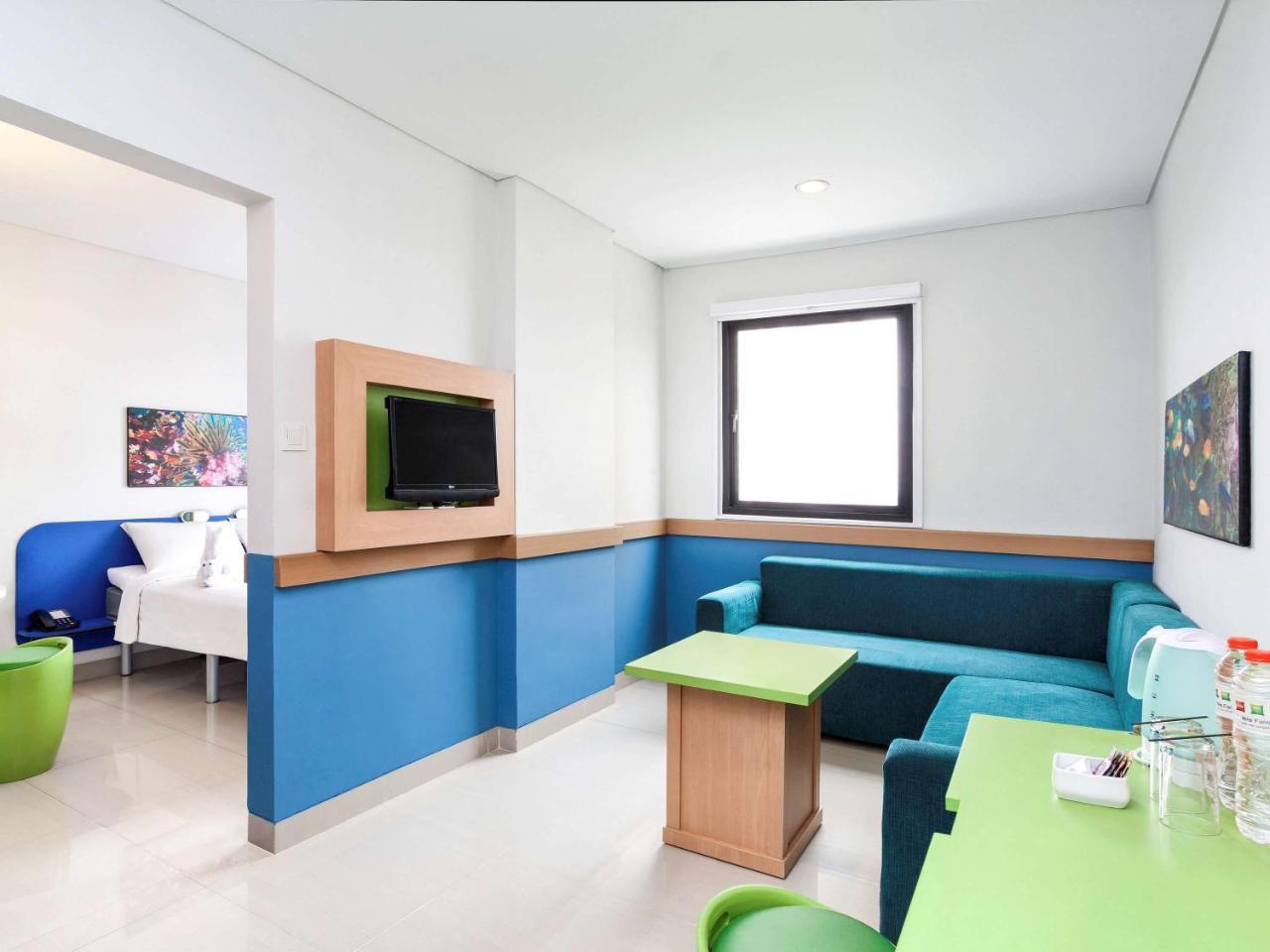 Ibis Budget Jakarta Daan Mogot Exterior foto